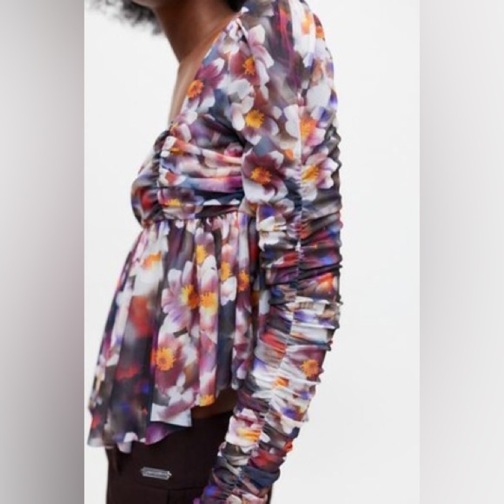 Urban Outfitters Floral Ruched Babydoll Longsleeve Top - Picture 3 of 3